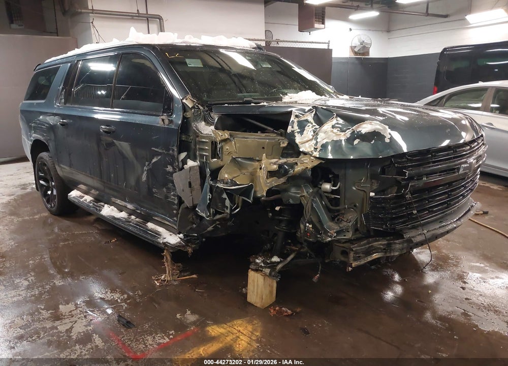 2021 CHEVROLET SUBURBAN 4WD LT VIN: 1GNSKCKD0MR134858