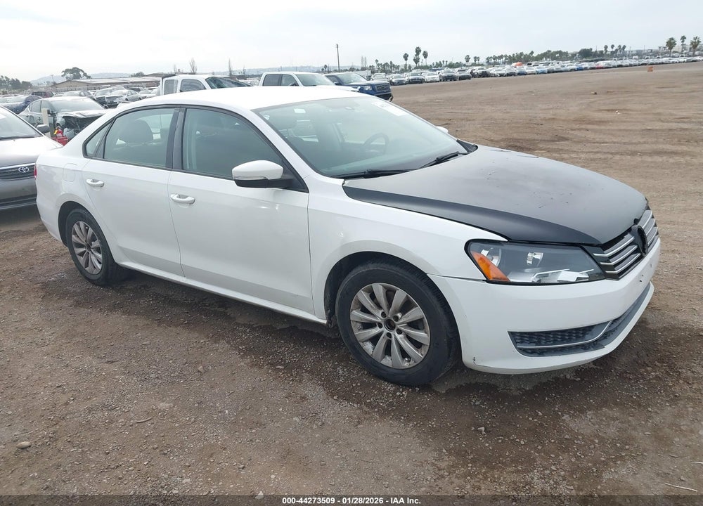 2013 VOLKSWAGEN PASSAT S VIN: 1VWAP7A32DC045847