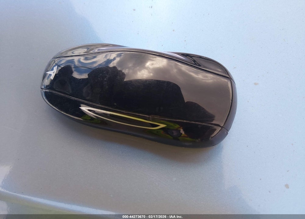 2015 TESLA MODEL S 85D/P85D VIN: 5YJSA1H43FF090595