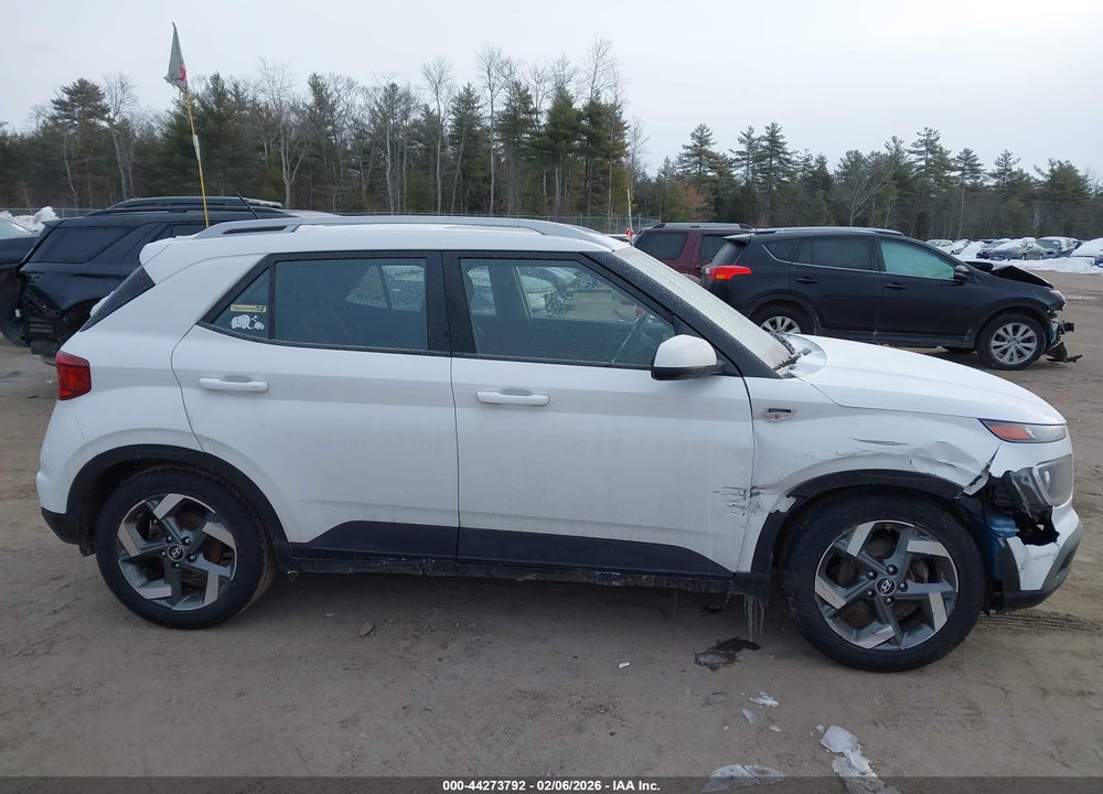 2023 HYUNDAI VENUE SEL VIN: KMHRC8A37PU260951