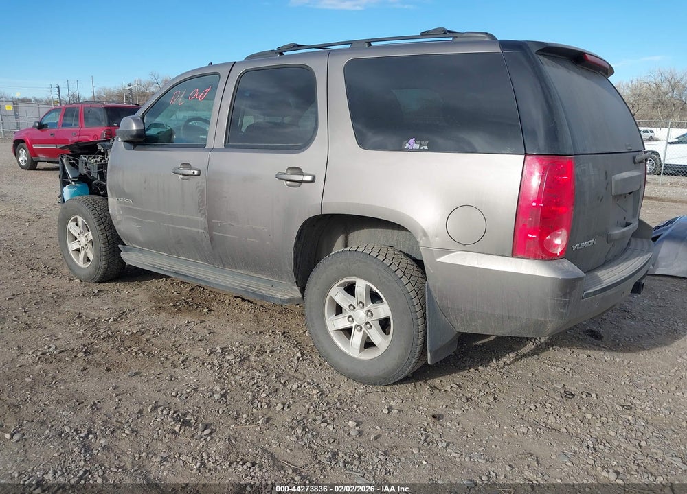 2013 GMC YUKON SLE VIN: 1GKS2AE01DR182184
