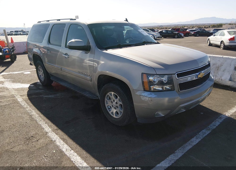 2014 CHEVROLET SUBURBAN 1500 LT VIN: 1GNSKJE75ER110857