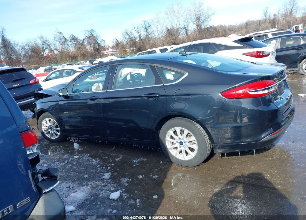 2018 FORD FUSION S VIN: 3FA6P0G74JR201304
