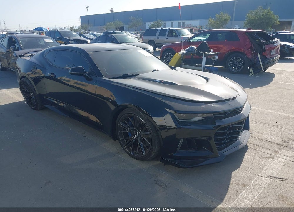 2018 CHEVROLET CAMARO VIN: 1G1FK1R69J0119743