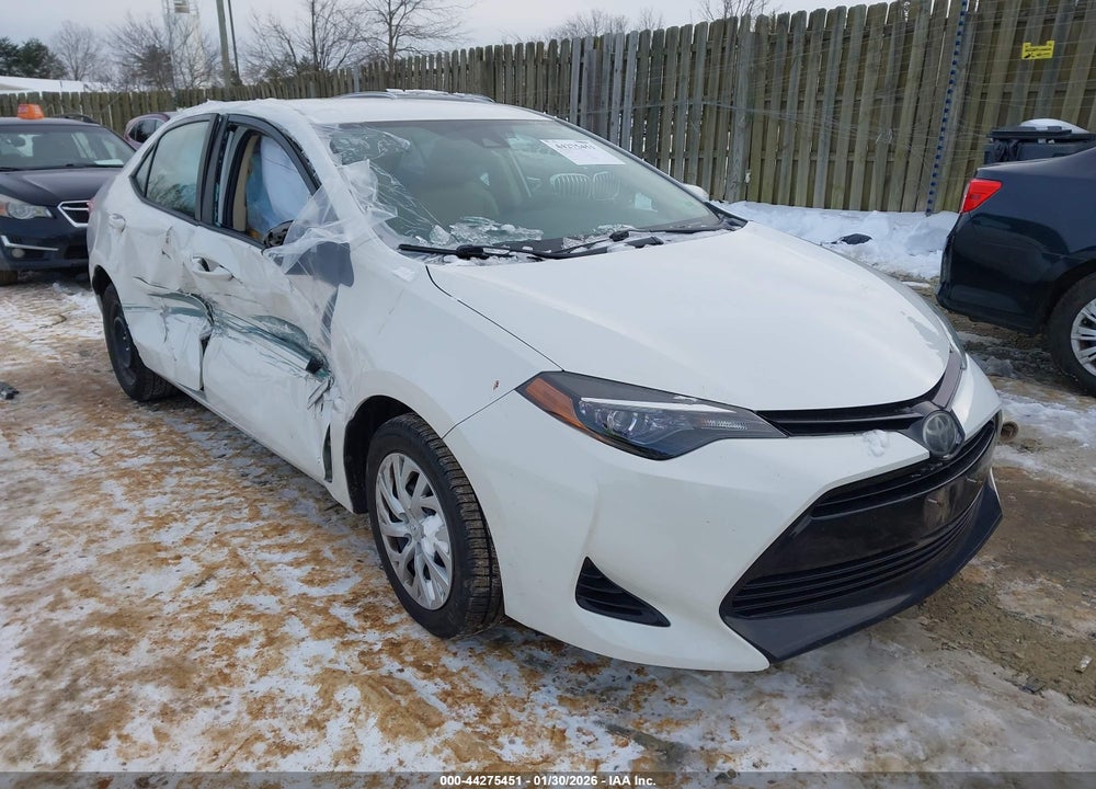 2018 TOYOTA COROLLA LE VIN: 5YFBURHE0JP765315