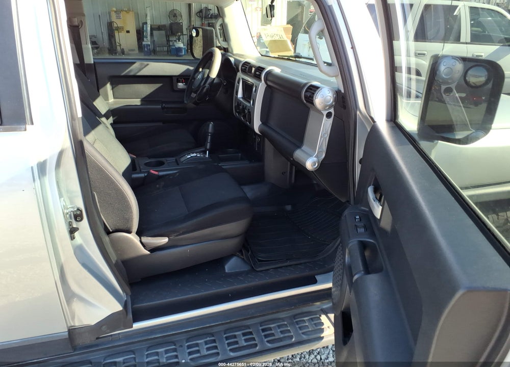 2007 TOYOTA FJ CRUISER VIN: JTEZU11F670001020