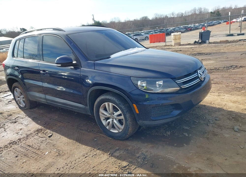 2016 VOLKSWAGEN TIGUAN S VIN: WVGAV7AX8GW600908