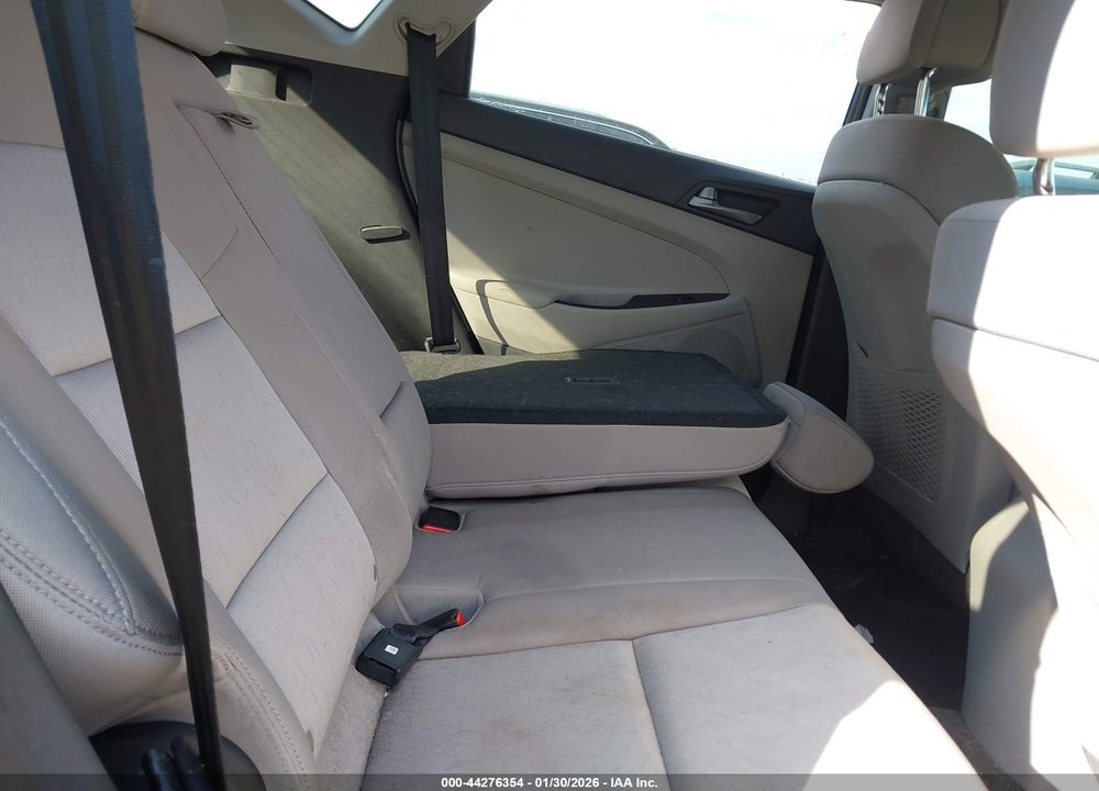 2016 HYUNDAI TUCSON SE VIN: KM8J23A48GU206523