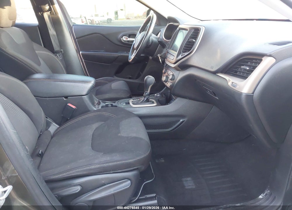 2015 JEEP CHEROKEE LATITUDE VIN: 1C4PJMCB0FW704155
