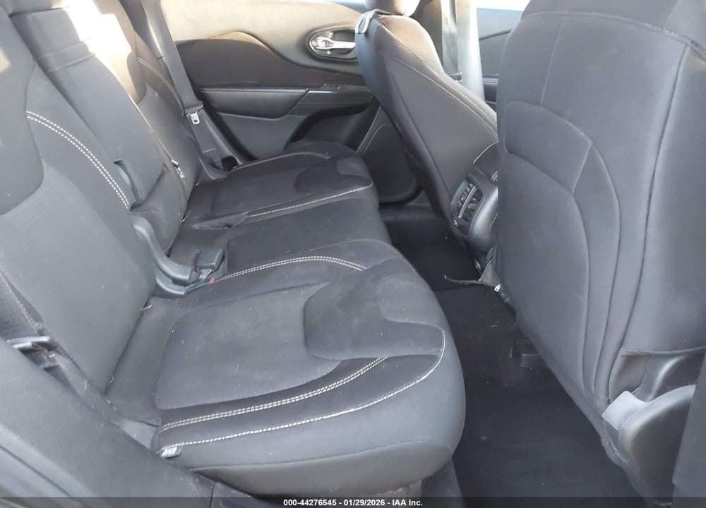 2015 JEEP CHEROKEE LATITUDE VIN: 1C4PJMCB0FW704155