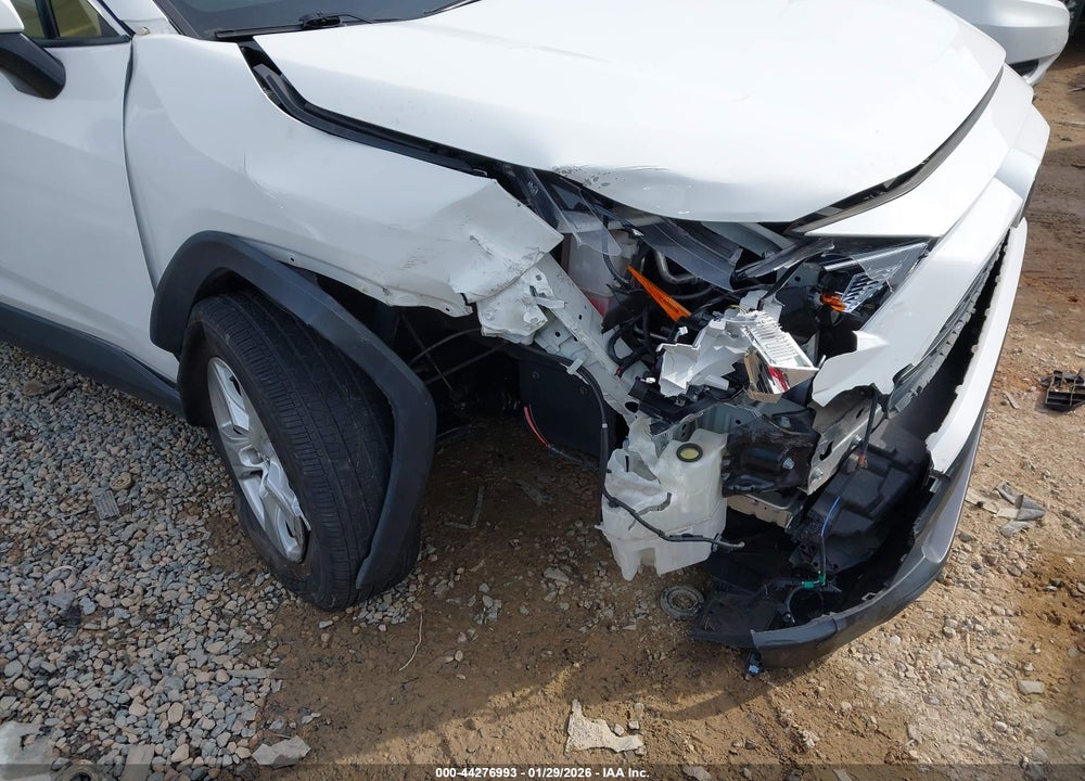 2019 TOYOTA RAV4 XLE VIN: JTMW1RFV9KD500975