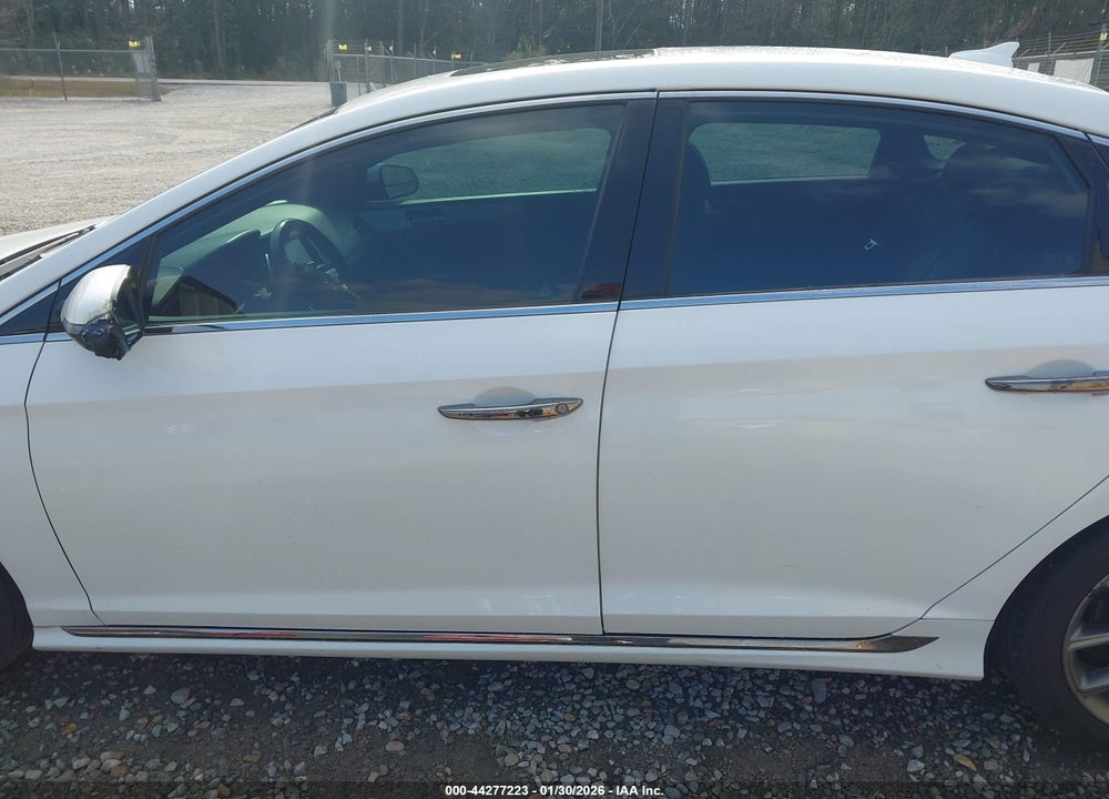 2018 HYUNDAI SONATA SPORT 2.0T VIN: 5NPE34AB7JH636195