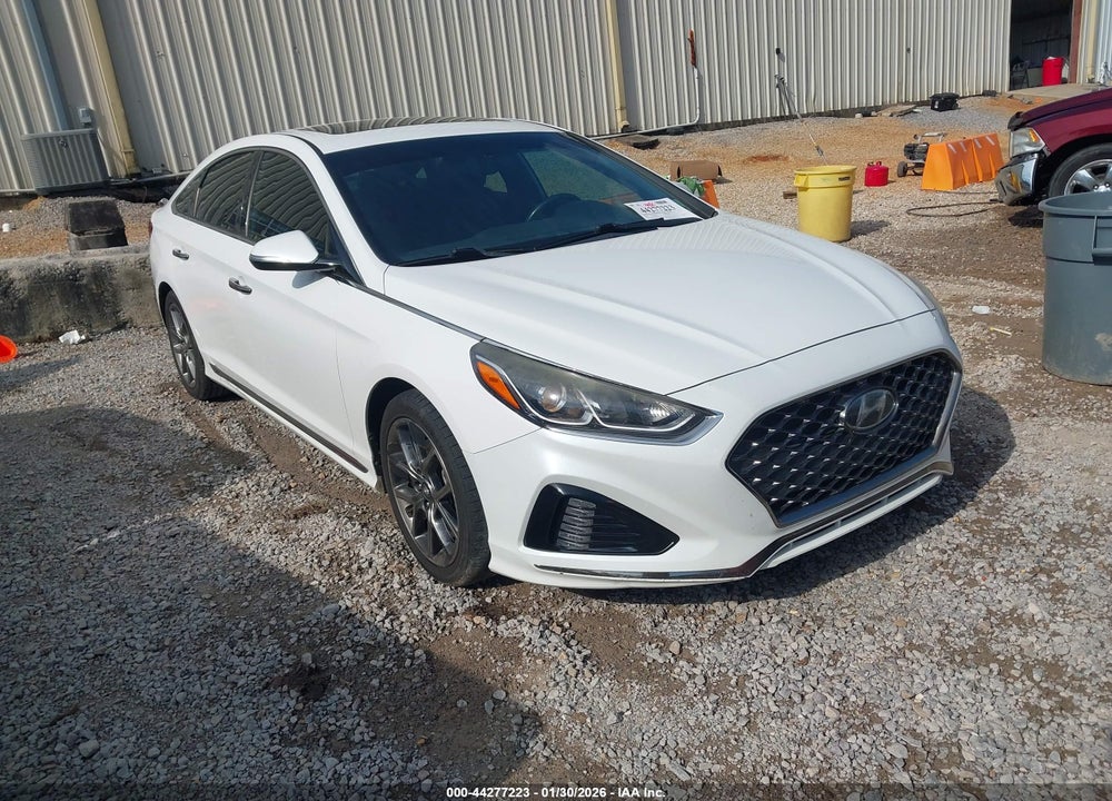 2018 HYUNDAI SONATA SPORT 2.0T VIN: 5NPE34AB7JH636195