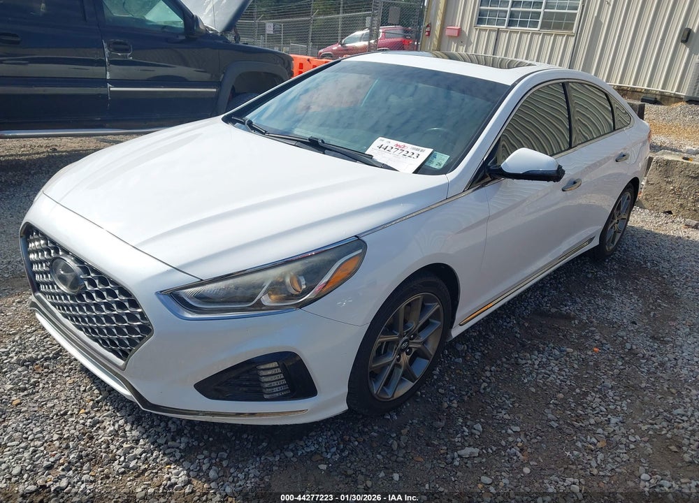 2018 HYUNDAI SONATA SPORT 2.0T VIN: 5NPE34AB7JH636195