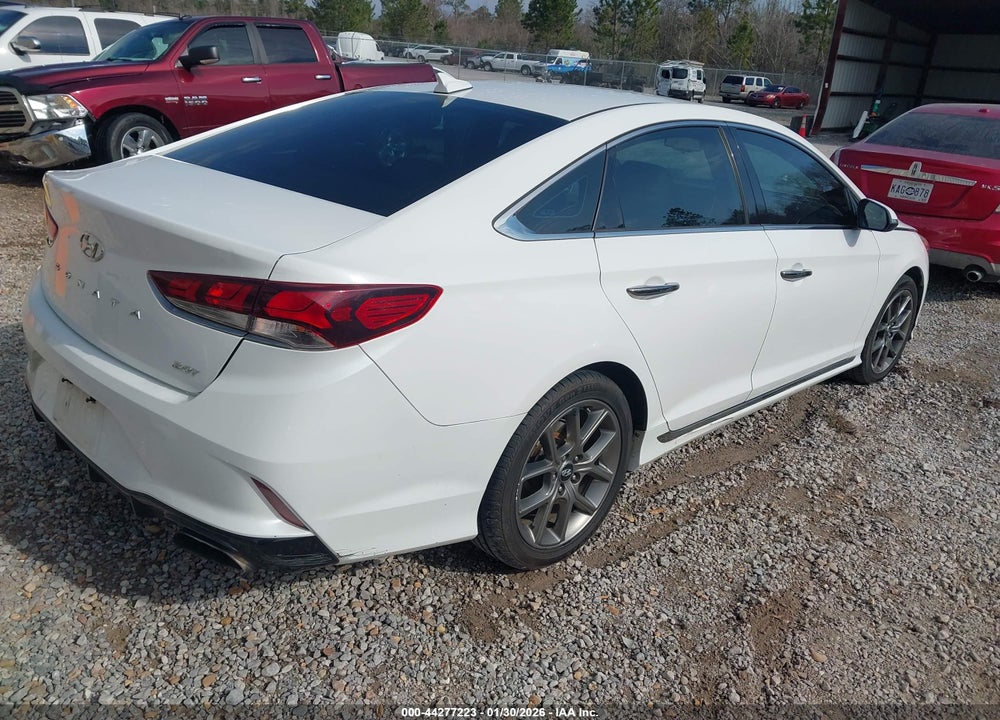2018 HYUNDAI SONATA SPORT 2.0T VIN: 5NPE34AB7JH636195