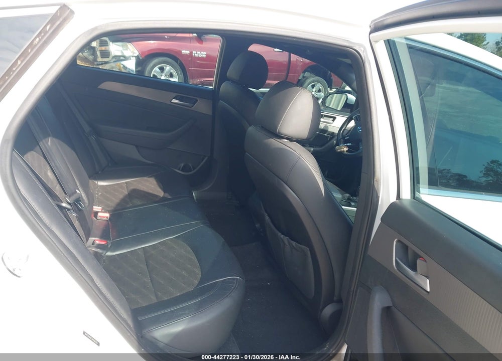 2018 HYUNDAI SONATA SPORT 2.0T VIN: 5NPE34AB7JH636195