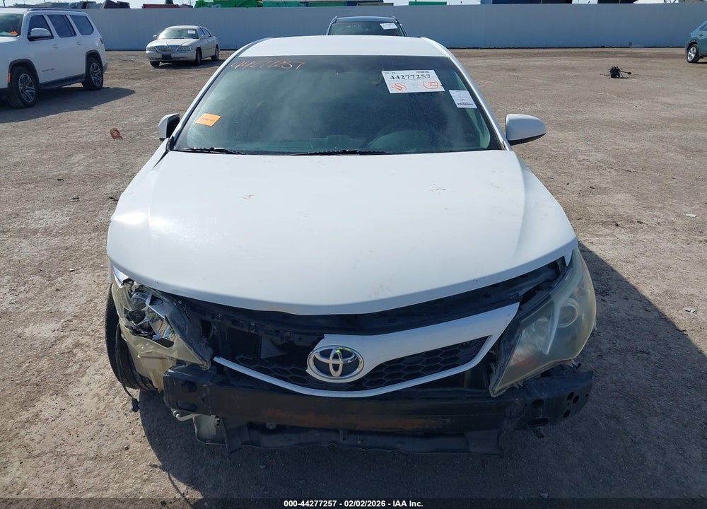 2014 TOYOTA CAMRY SE VIN: 4T1BF1FK1EU395940