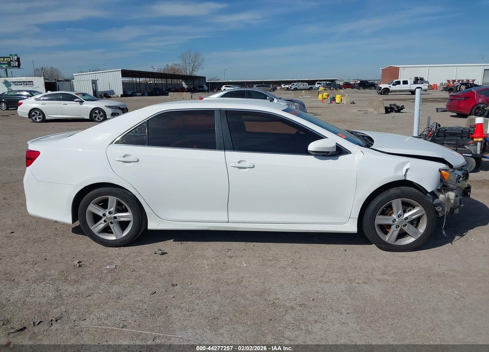 2014 TOYOTA CAMRY SE VIN: 4T1BF1FK1EU395940