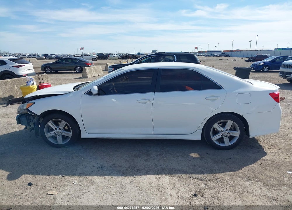 2014 TOYOTA CAMRY SE VIN: 4T1BF1FK1EU395940