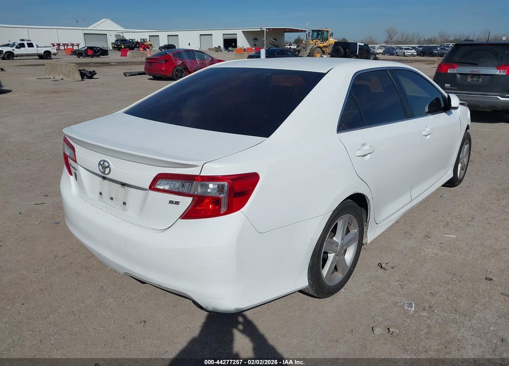 2014 TOYOTA CAMRY SE VIN: 4T1BF1FK1EU395940