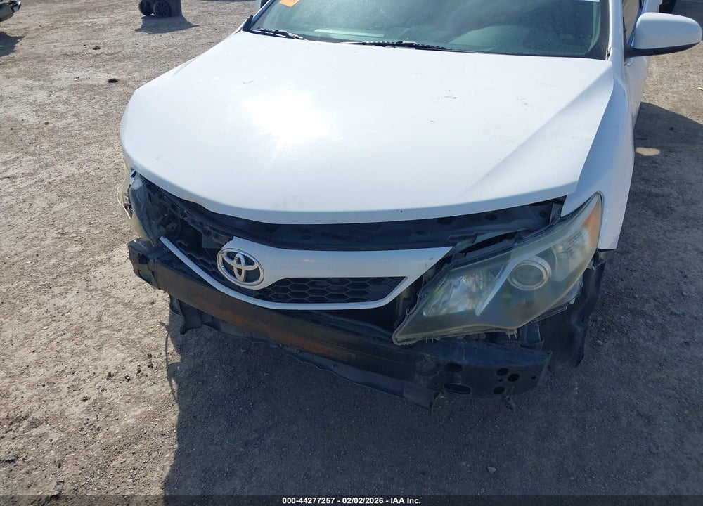 2014 TOYOTA CAMRY SE VIN: 4T1BF1FK1EU395940