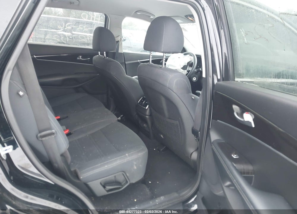 2019 KIA SORENTO 2.4L L VIN: 5XYPG4A33KG472426