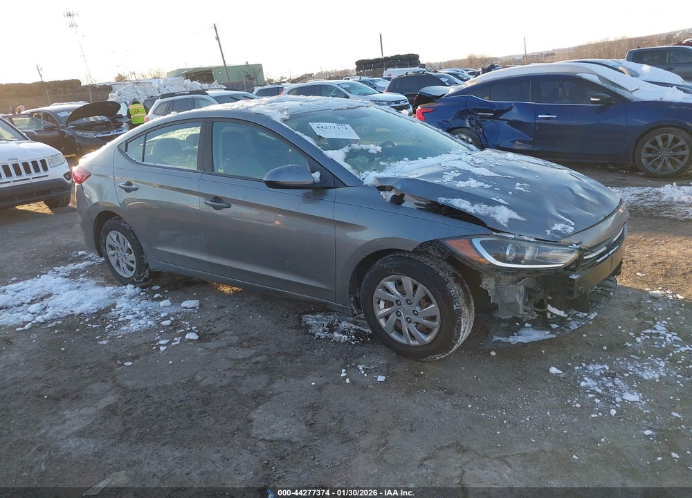 2018 HYUNDAI ELANTRA SE VIN: KMHD74LF3JU565790