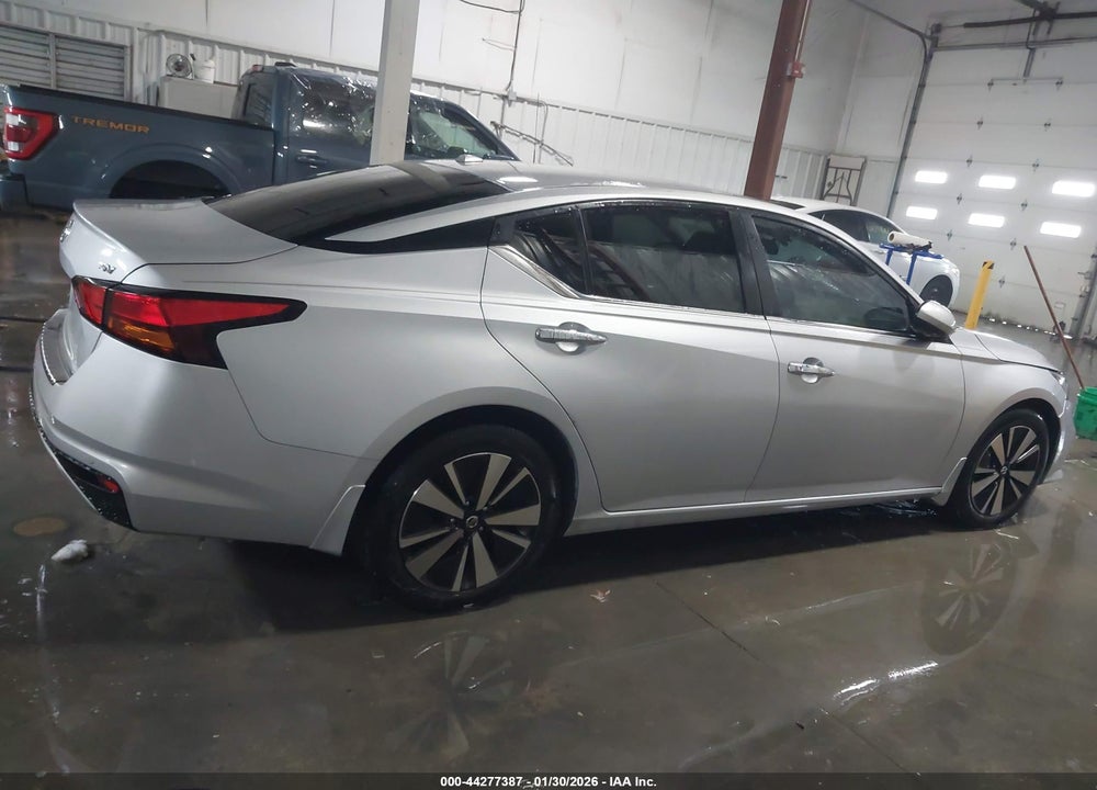 2022 NISSAN ALTIMA SV FWD VIN: 1N4BL4DV0NN322456