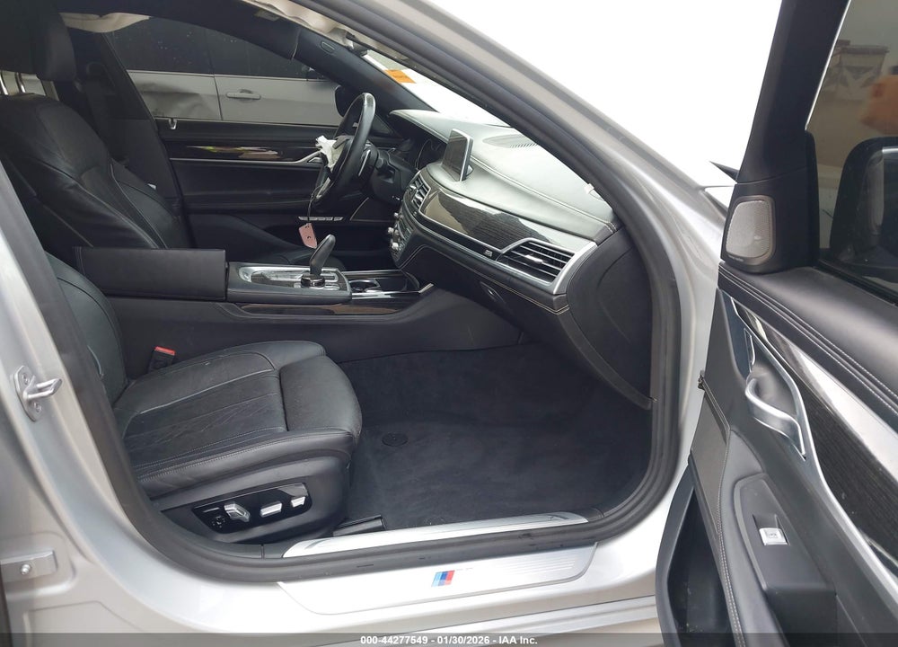 2018 BMW 750 VIN: WBA7F0C52JGM23107