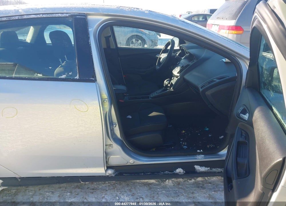 2018 FORD FOCUS SE VIN: 1FADP3F20JL328130