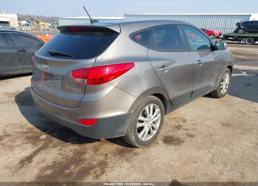 2010 HYUNDAI TUCSON LIMITED VIN: KM8JU3AC8AU083573
