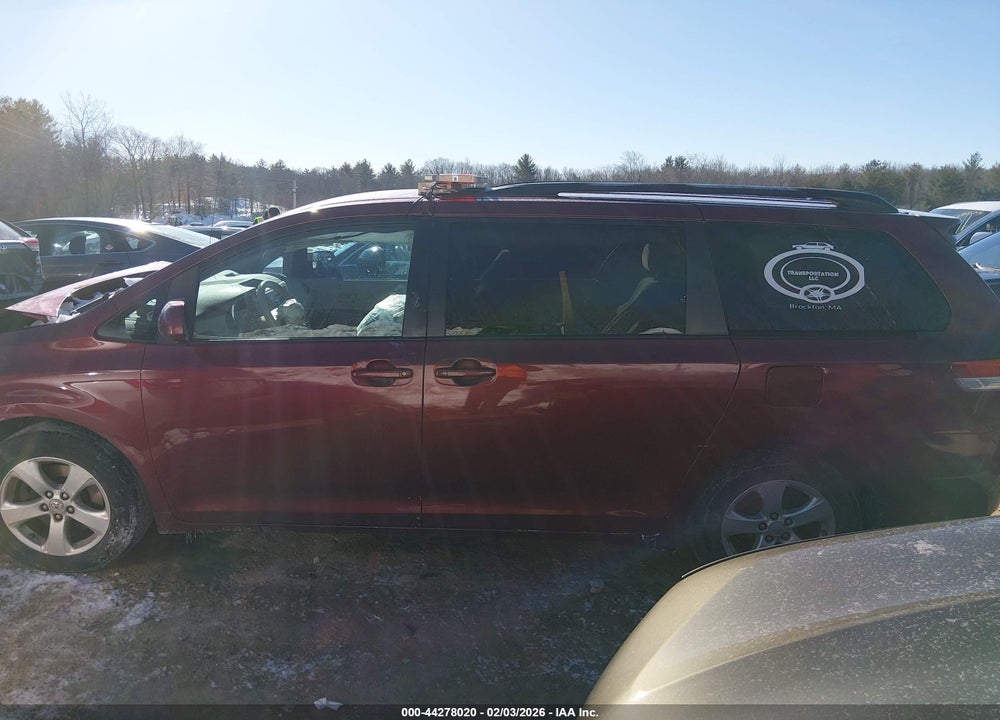 2011 TOYOTA SIENNA LE V6 VIN: 5TDKK3DC4BS020535