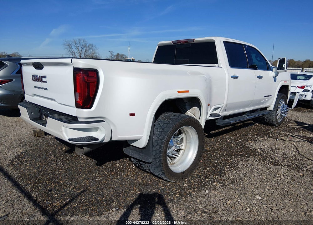 2020 CHEVROLET SILVERADO 3500HD 4WD  LONG BED HIGH COUNTRY VIN: 1GC4YVEYXLF322233
