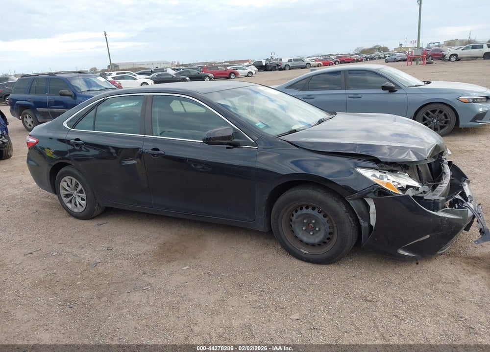 2017 TOYOTA CAMRY LE VIN: 4T1BF1FK5HU384878
