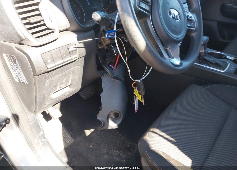 2018 KIA SPORTAGE LX VIN: KNDPM3AC4J7312585