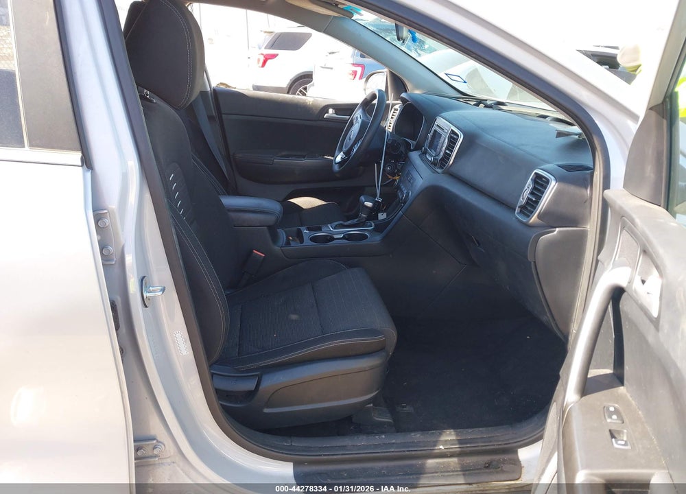 2018 KIA SPORTAGE LX VIN: KNDPM3AC4J7312585