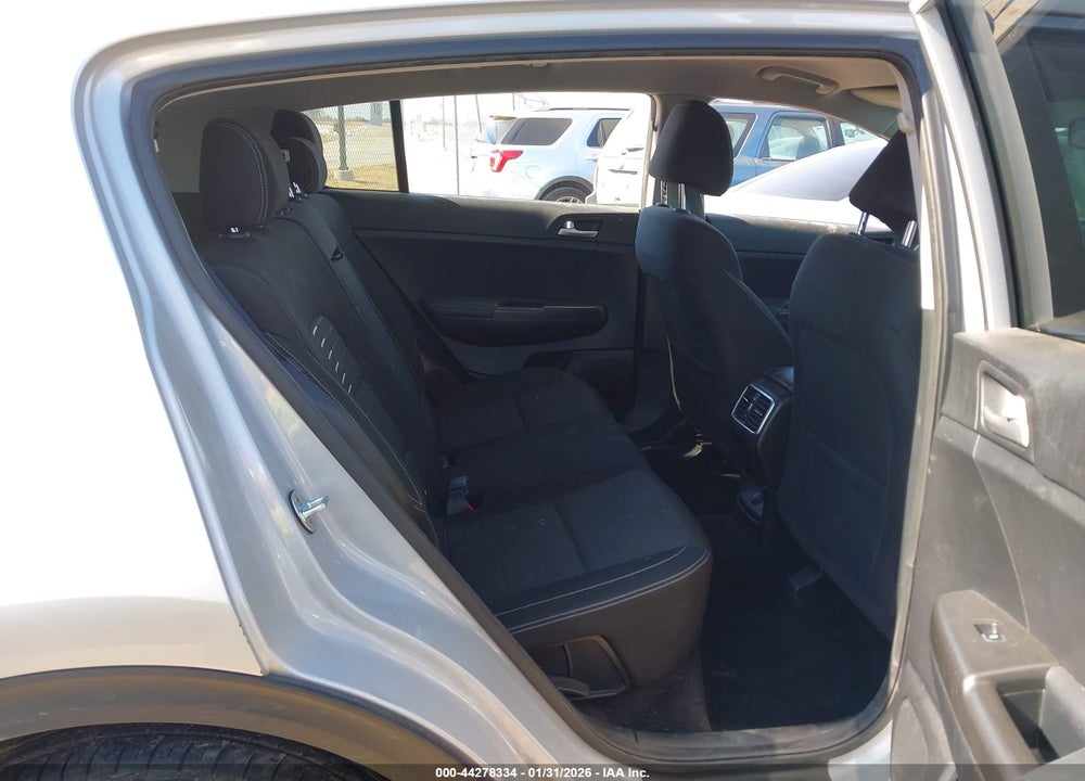 2018 KIA SPORTAGE LX VIN: KNDPM3AC4J7312585