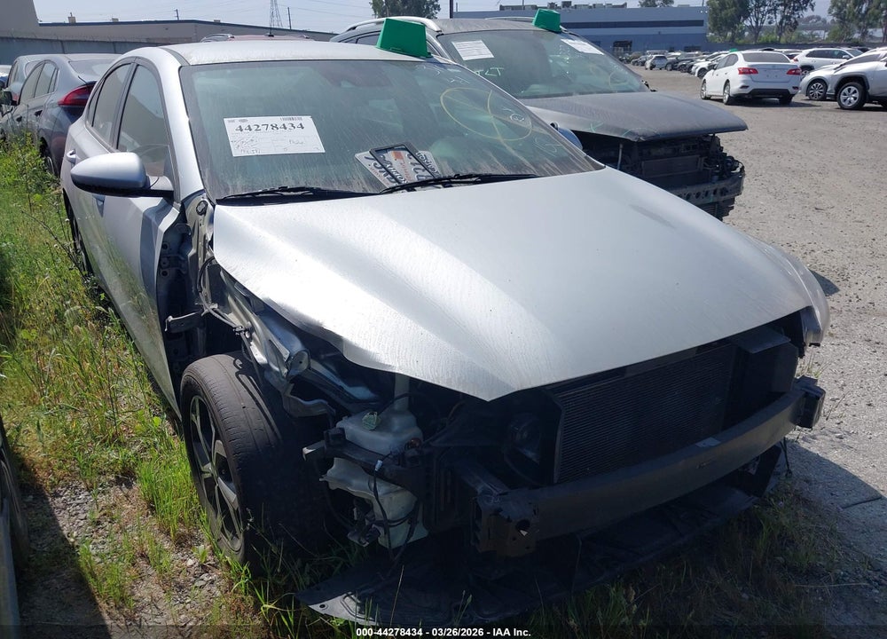 2019 KIA FORTE LXS VIN: 3KPF24AD1KE084126