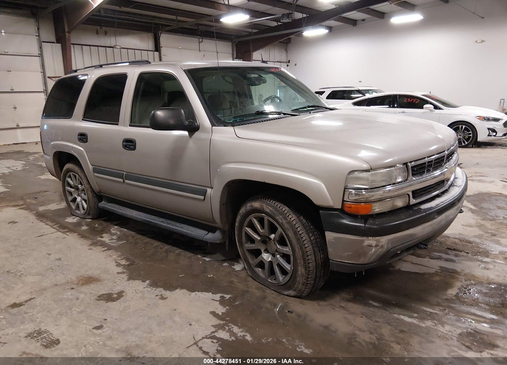 2005 CHEVROLET TAHOE LS VIN: 1GNEK13T15R275415