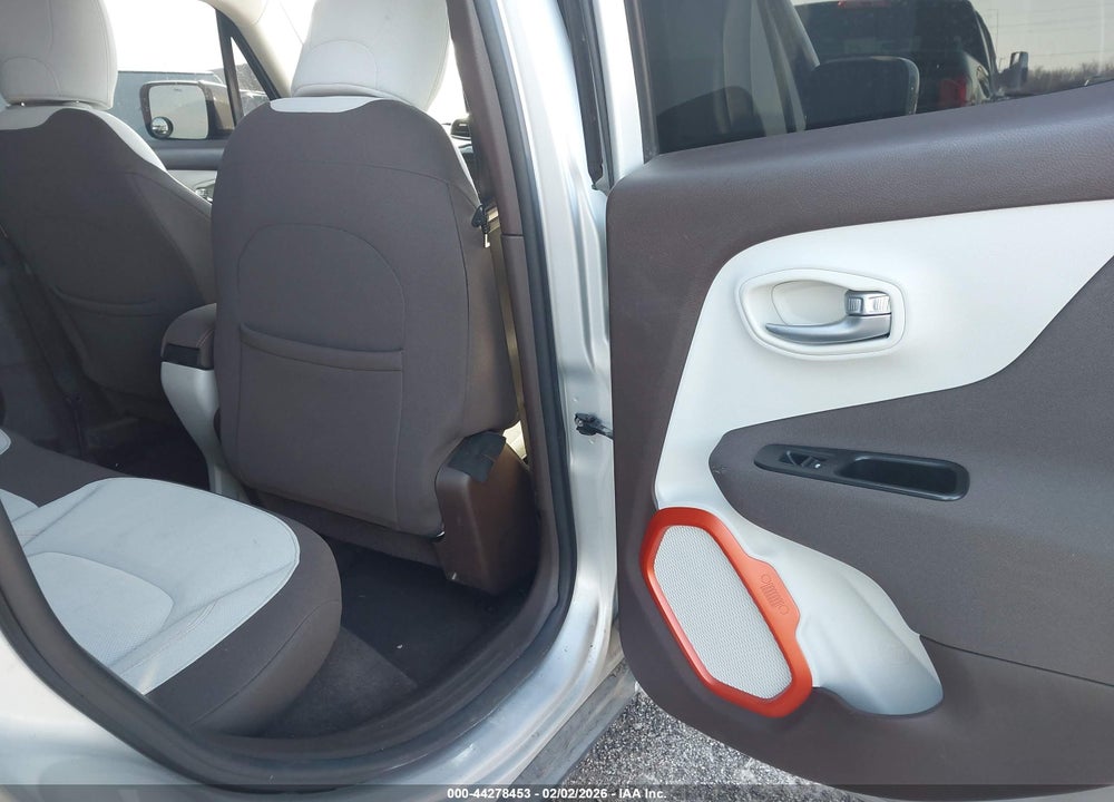 2015 JEEP RENEGADE LATITUDE VIN: ZACCJABT0FPB58107