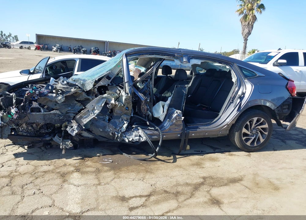 2018 HONDA CIVIC EX VIN: 2HGFC2F71JH521146