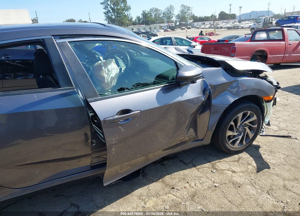 2018 HONDA CIVIC EX VIN: 2HGFC2F71JH521146