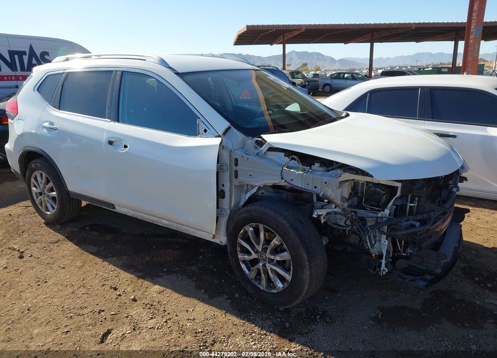 2017 NISSAN ROGUE SV VIN: KNMAT2MTXHP589685
