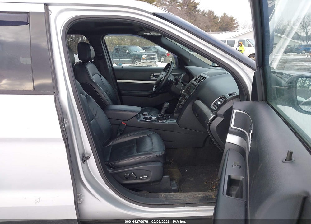 2017 FORD EXPLORER XLT VIN: 1FM5K8D87HGD37617