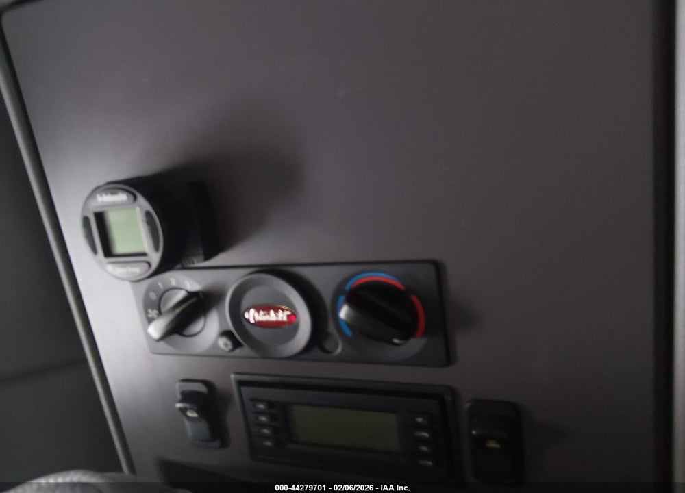 2019 PETERBILT 579 VIN: 1NPBGGGG90D615793