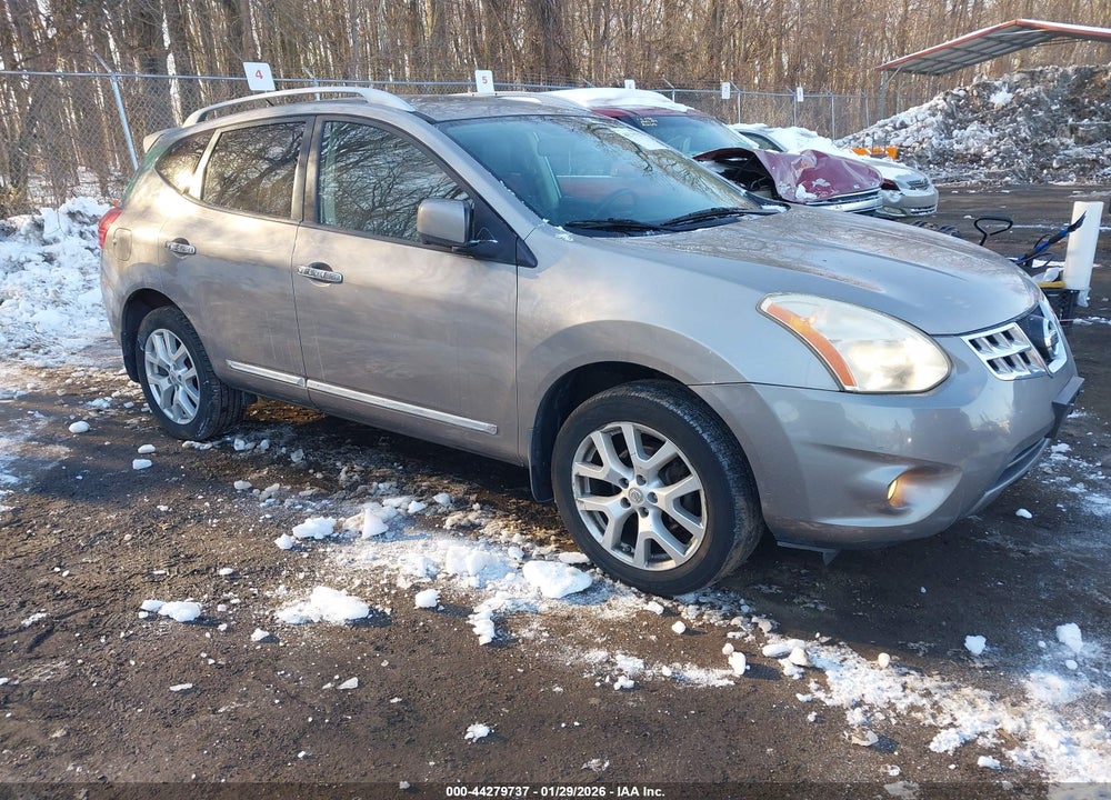 2013 NISSAN ROGUE SV W/SL PKG VIN: JN8AS5MV7DW106891
