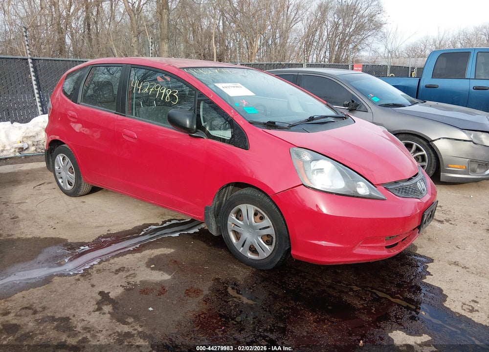 2011 HONDA FIT VIN: JHMGE8H31BS001872