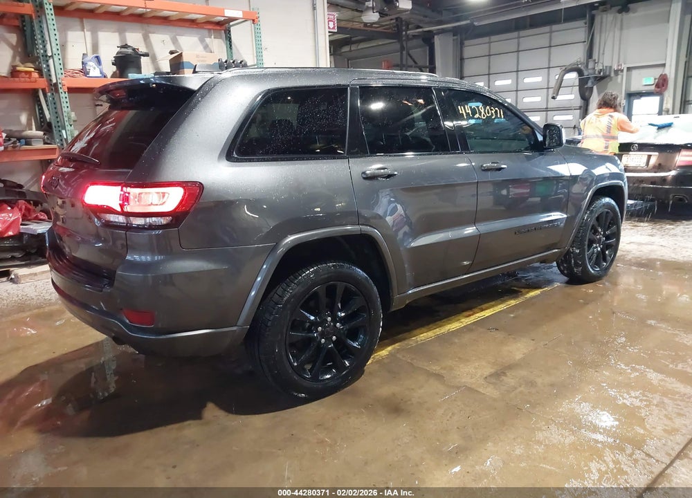 2017 JEEP GRAND CHEROKEE ALTITUDE 4X4 VIN: 1C4RJFAG0HC768171