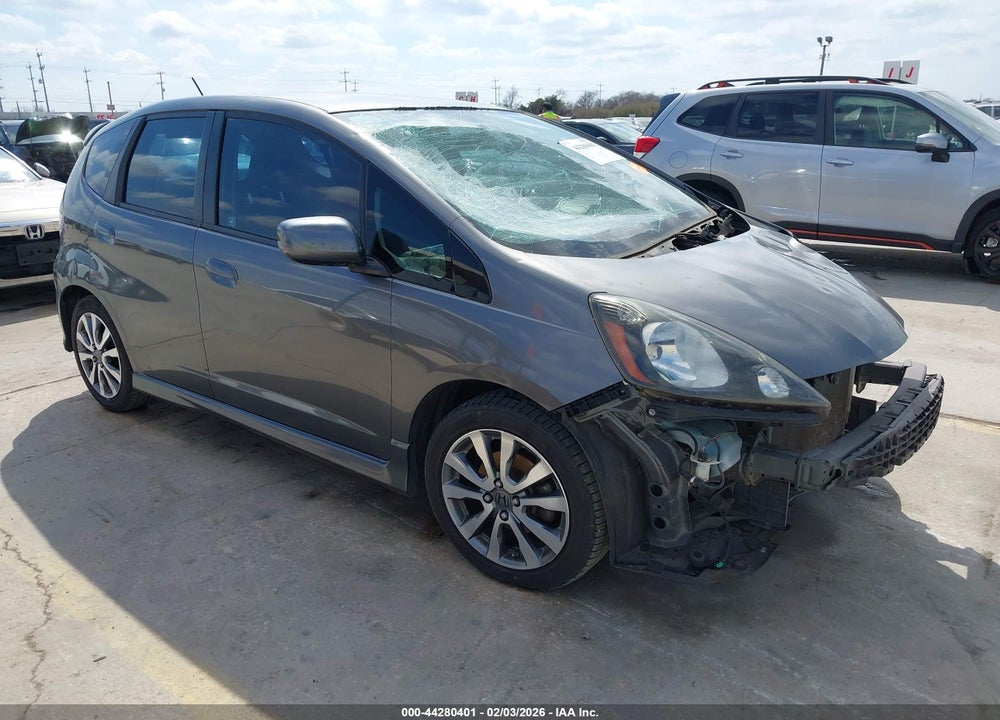 2013 HONDA FIT SPORT VIN: JHMGE8H5XDC058960