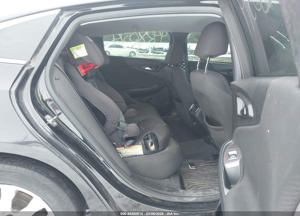 2019 CHEVROLET MALIBU LT VIN: 1G1ZD5ST1KF123184